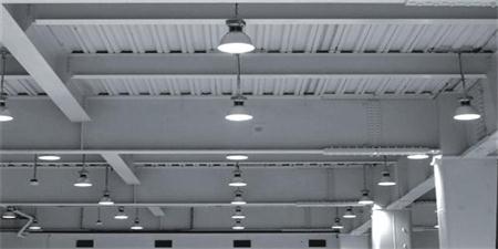 Iluminación industrial: ¿Cuáles son las regulaciones para la iluminación del lugar de trabajo dentro y fuera de la planta de producción?
