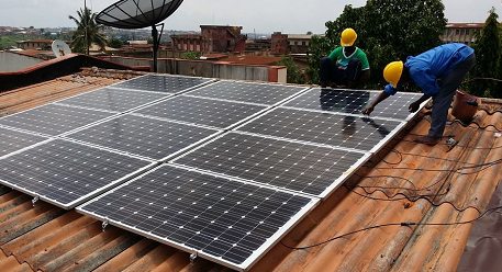 El sistema de generación de energía solar para el hogar mejora la vida
